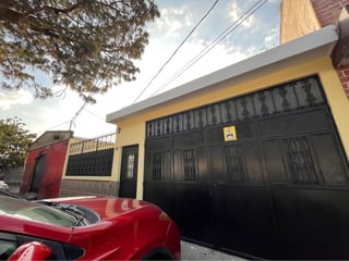 Casa de 1 Nivel en Nueva Monserrat Zona 3 de Mixco | 3 Habitaciones + servicio - Image 1