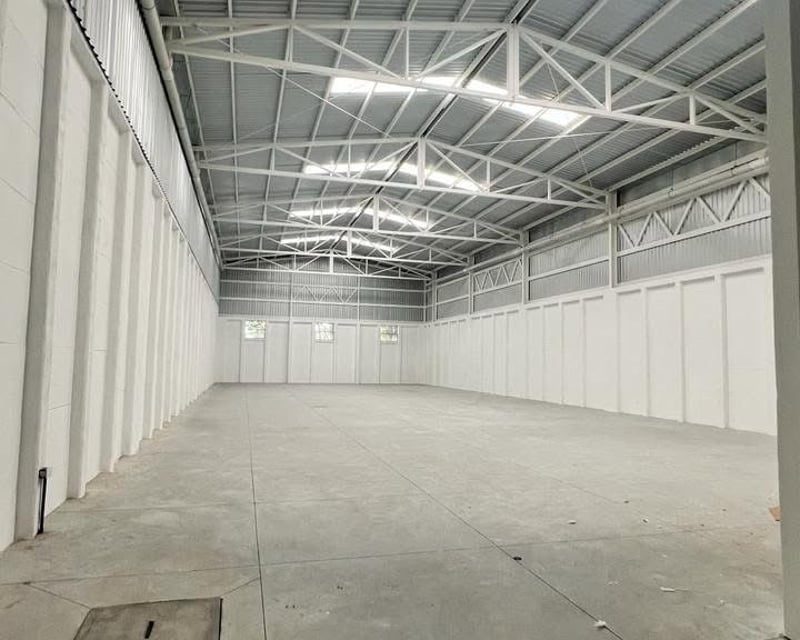 Alquiler  Ofibodegas Industrial Campestre 1 a un costado de Decocity