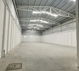Alquiler  Ofibodegas Industrial Campestre 1 a un costado de Decocity