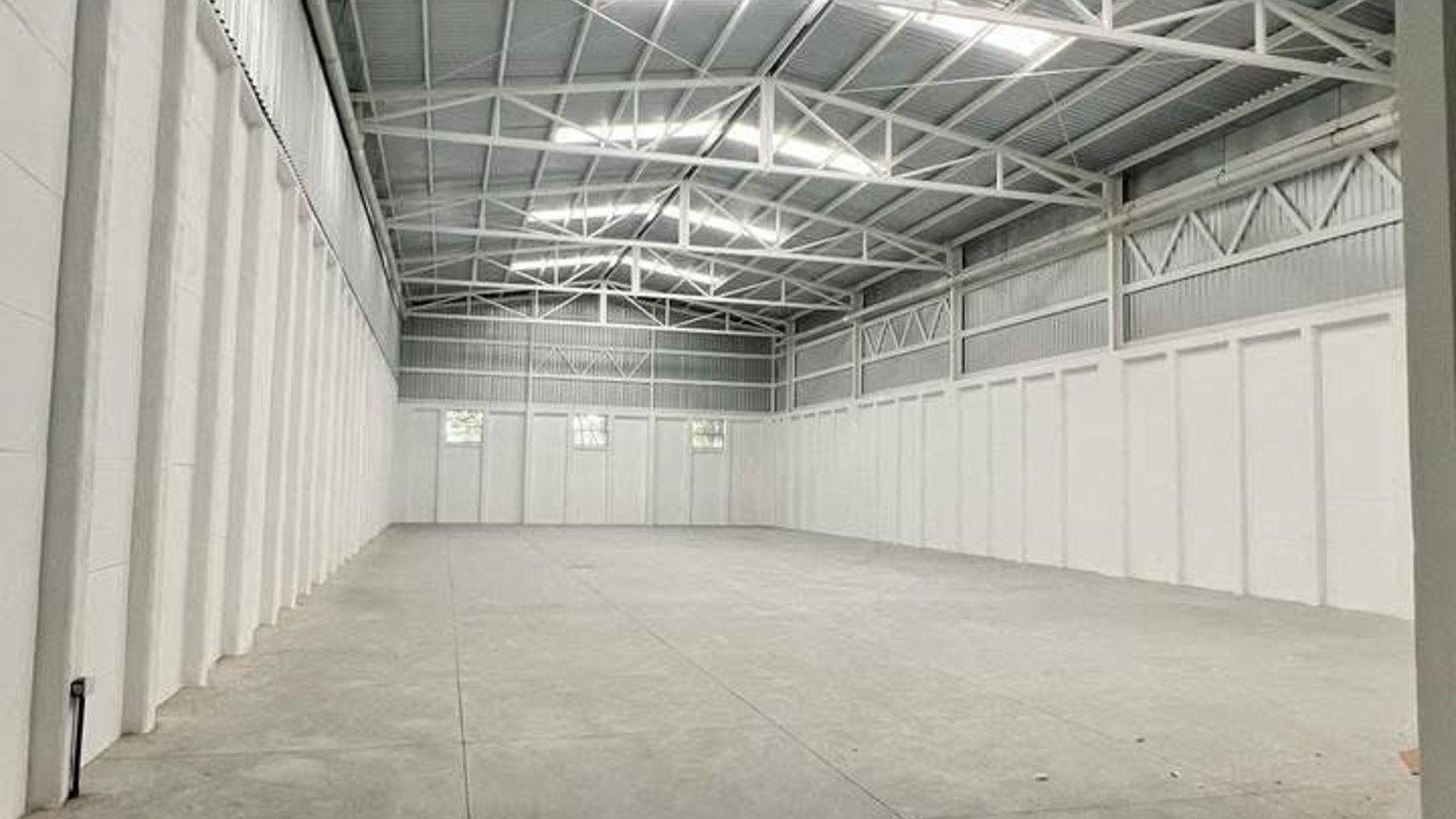 Alquiler  Ofibodegas Industrial Campestre 1 a un costado de Decocity