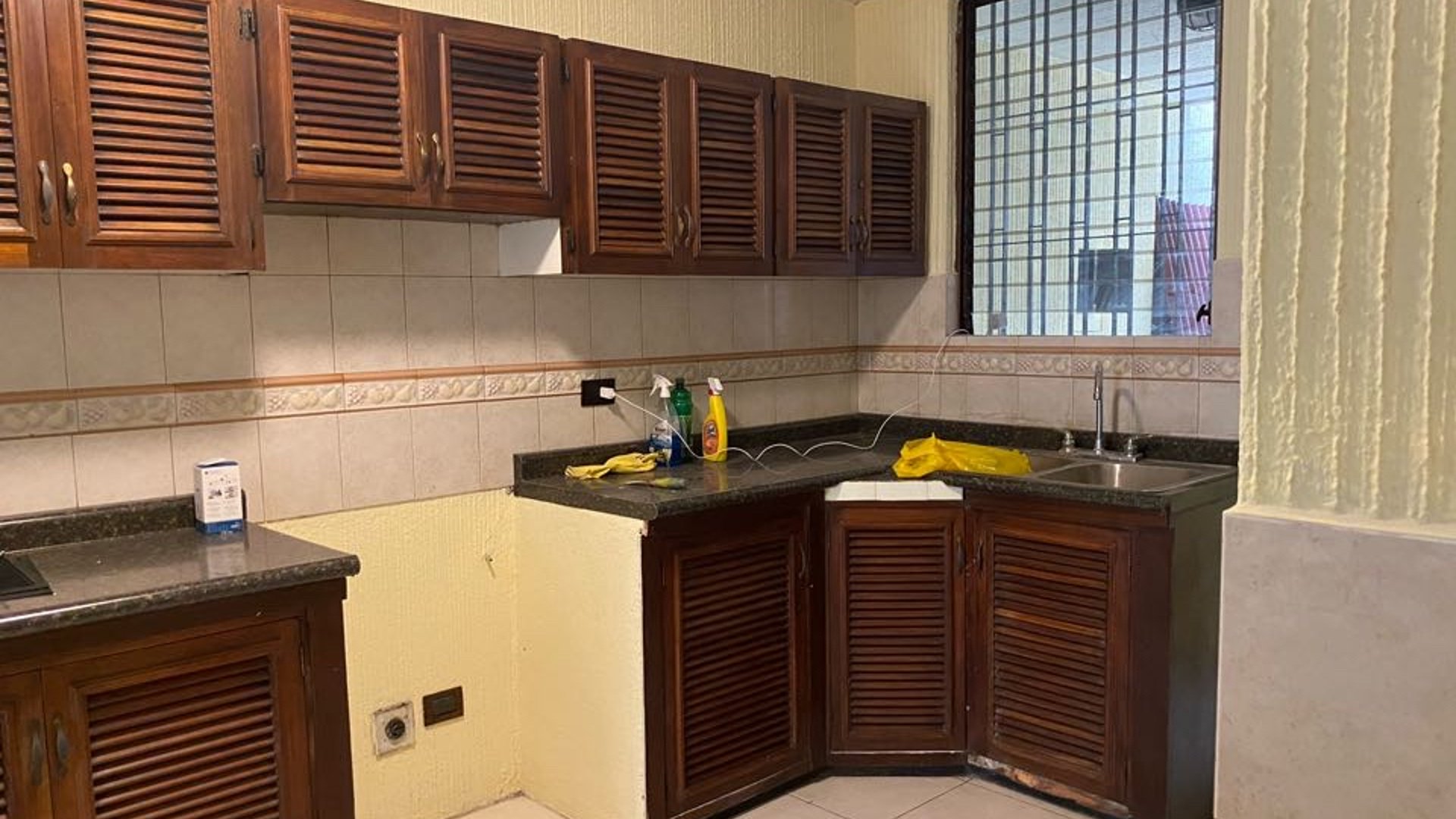 Casa en Renta en 20 Calle Zona 10 - Miniatura 4