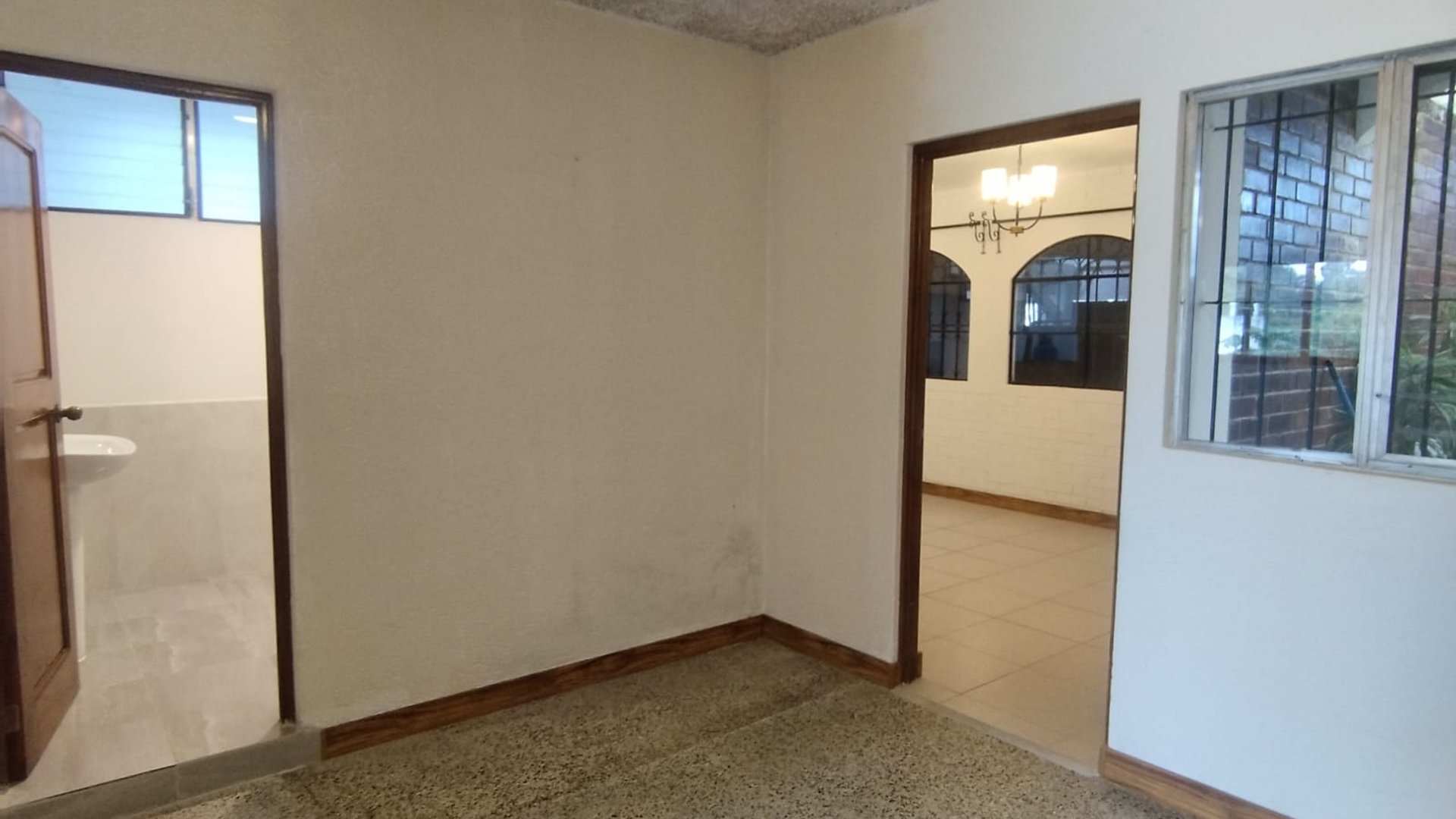???? APARTAMENTO EN RENTA – 2 HAB + ESTUDIO | VH3 | ZONA 15 - Miniatura 4