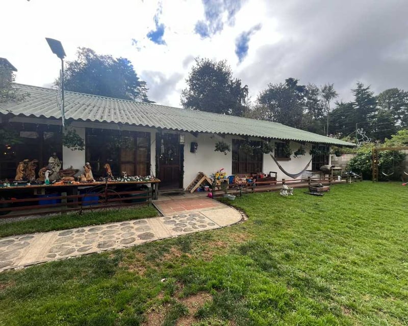 Venta de casa de campo con amplio terreno | San Lucas Sacatepéquez