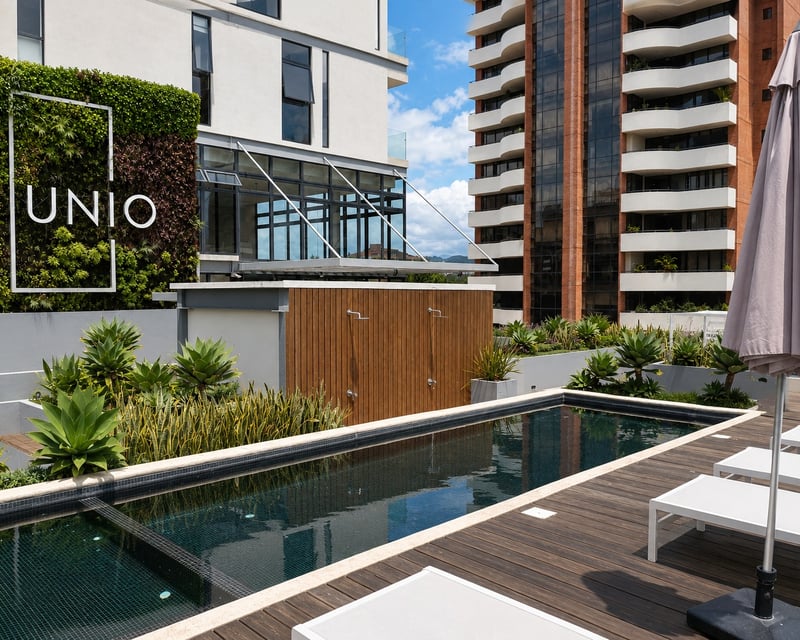📍 APARTAMENTO EN RENTA – 2 HAB + BALCÓN | EDIFICIO UNIO | ZONA 14