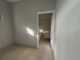Spacious 3-Bedroom House with Garden, Parking in Santa Elena Barillas - $250,000 - 4