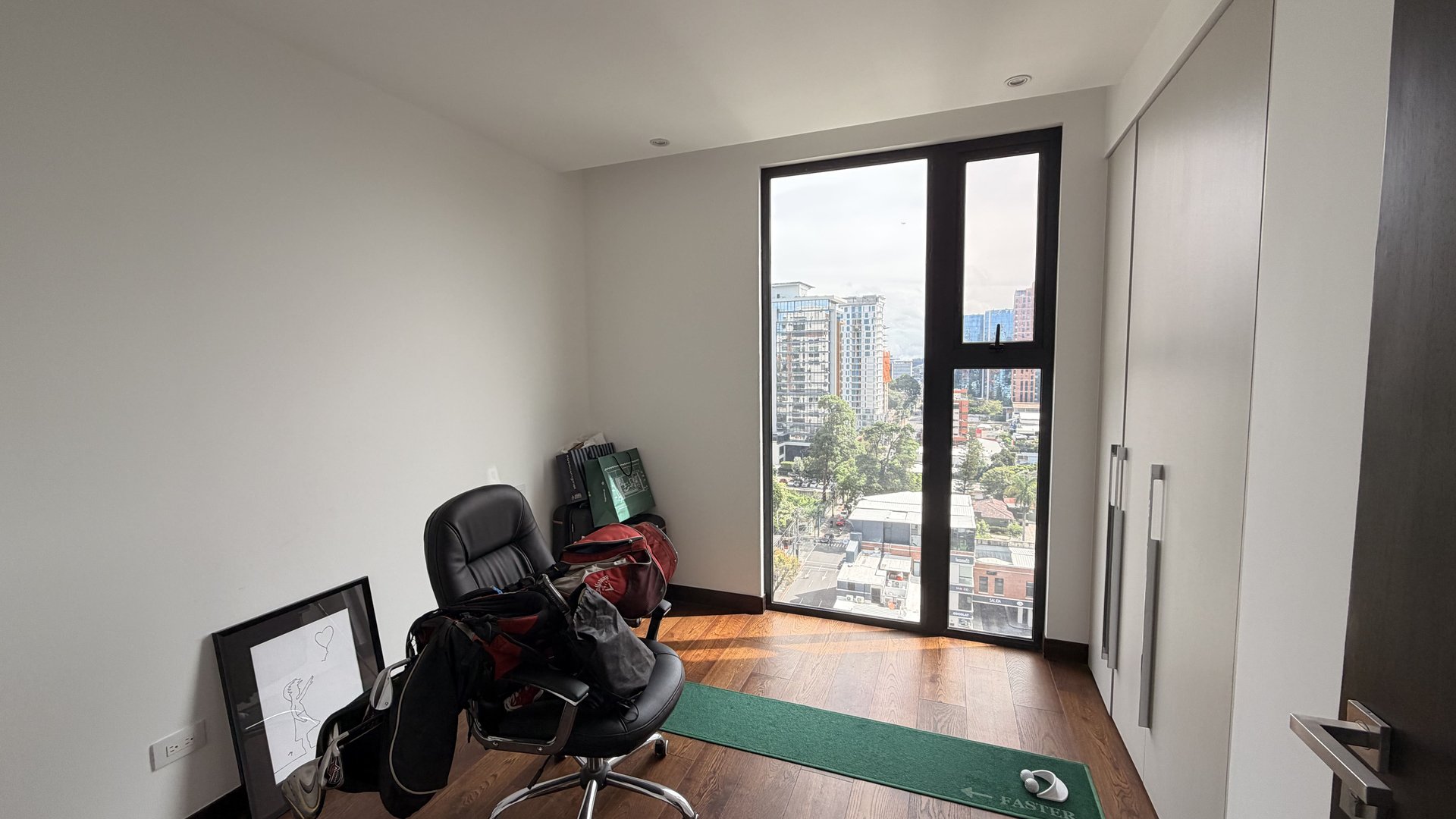 Apartamento en Alquiler Edificio Vasanta, zona 10 N12 - Miniatura 13