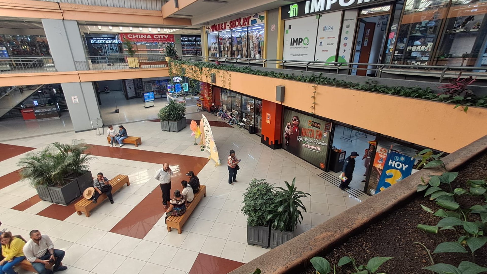 ???? LOCAL EN RENTA – EDIFICIO GRAN CENTRO COMERCIAL | ZONA 4 - Miniatura 8