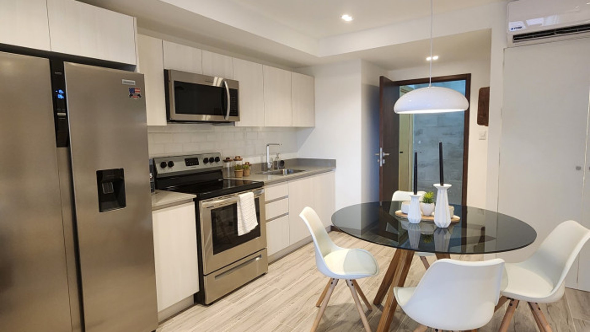 Apartamento venta 1 habitacion NUEVO zona 10 nivel alto - Miniatura 4