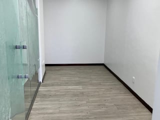TORINO 1 / OFICINA EN VENTA ZONA 10 - 5