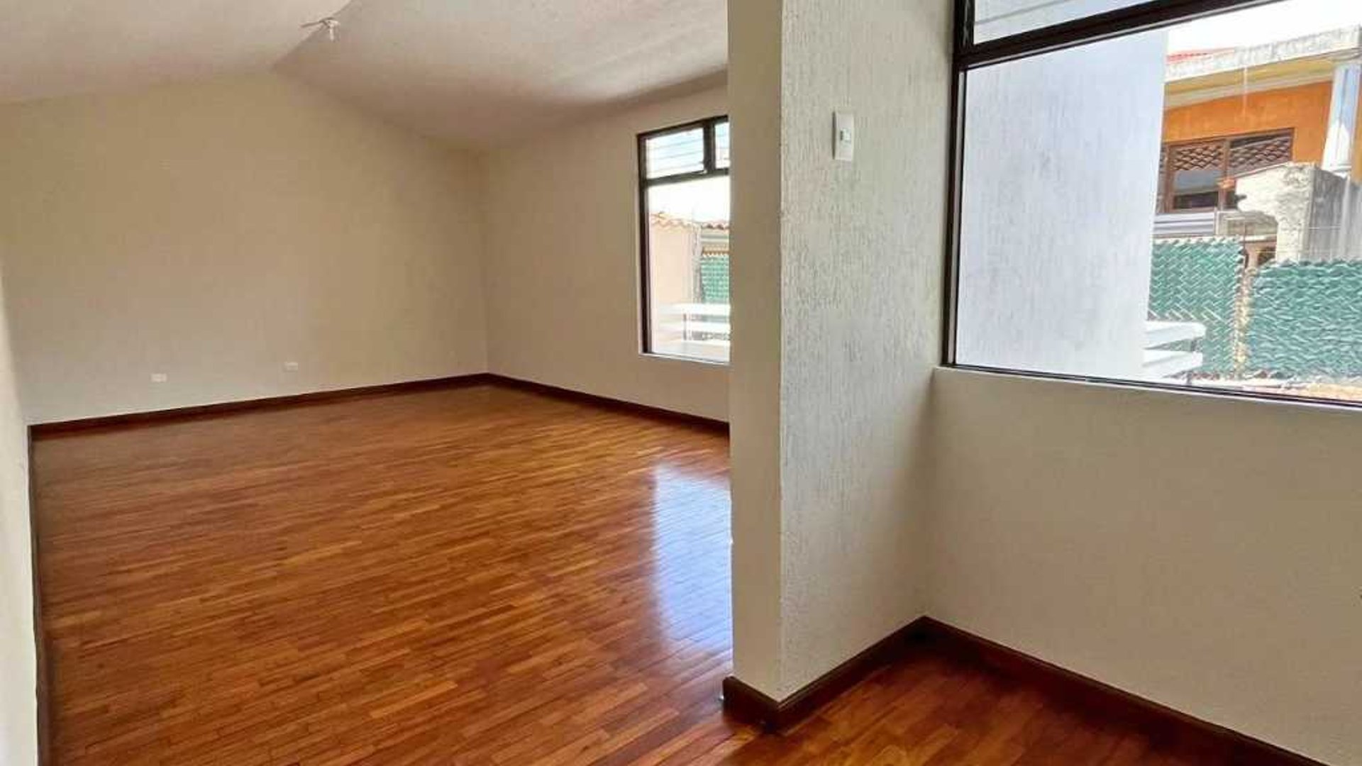 CASA EN RENTA – CONDOMINIO SAN SEBASTIÁN, AVENIDA HINCAPIÉ, ZONA 13 - Miniatura 20