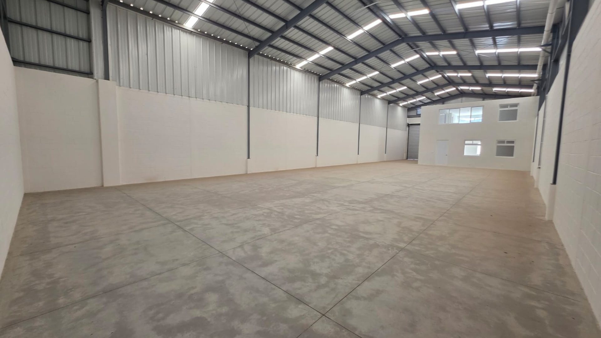 Bodegas en renta en parque industrial KM 28 Amatitlan Ref-5542