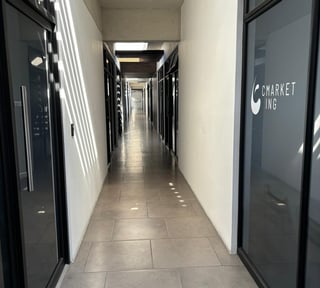 Oficina amplia en alquiler Internaranjo