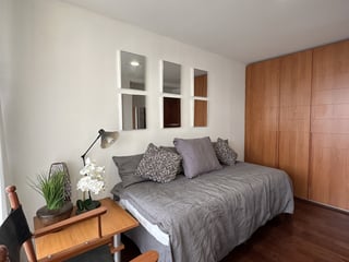 en Venta apartamento Amueblado y Equipado en la zona 10 - Image 7