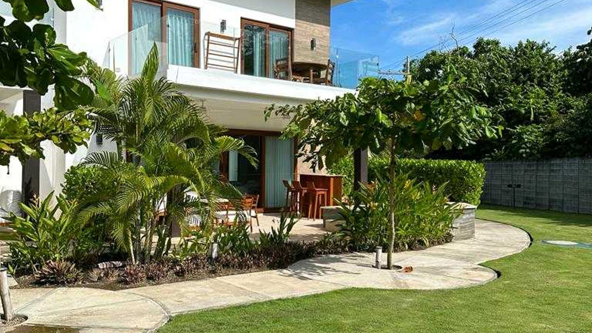 VILLA LA MAR CON JACUZZI EN VENTA - Image 1