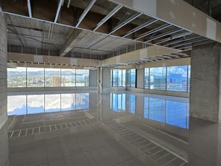En venta oficinas en la Zona 10 Interamericas - Image 10