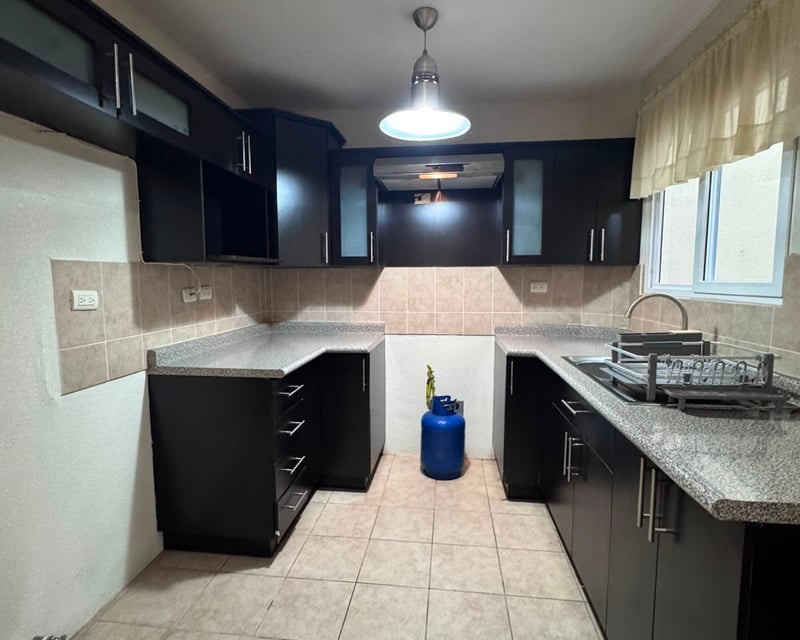 📍 CASA EN VENTA – 4 HAB | BOSQUES DE ARRAZOLA | KM. 18.5 CAES