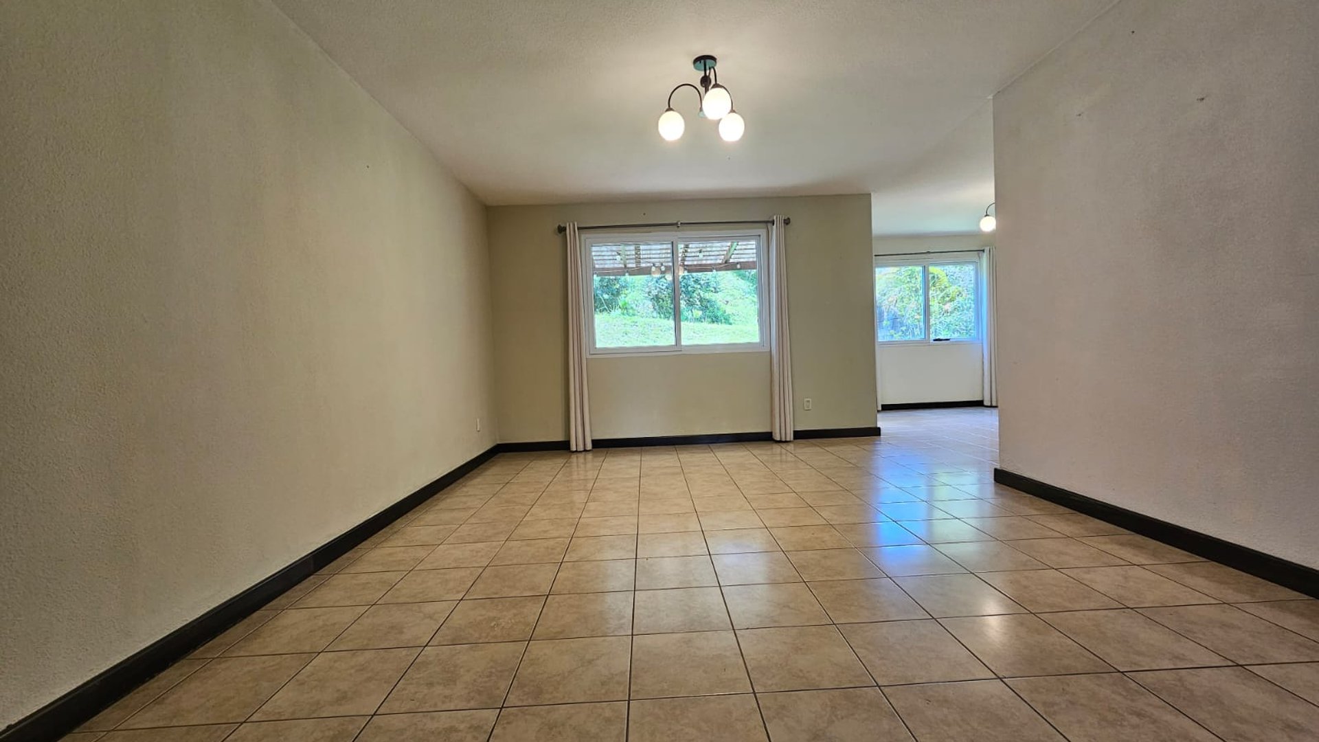 VENTA Casa Residenciales Fontana I Km. 25.5 Fraijanes - Miniatura 3