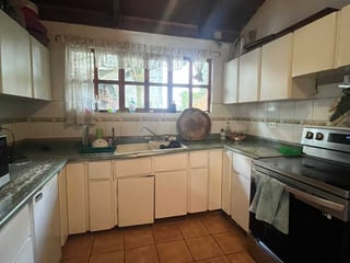 Venta de casa de campo con amplio terreno | San Lucas Sacatepéquez - 5
