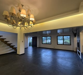 Casa en Venta/Renta | Casa de esquina |  Santuaria Muxbal