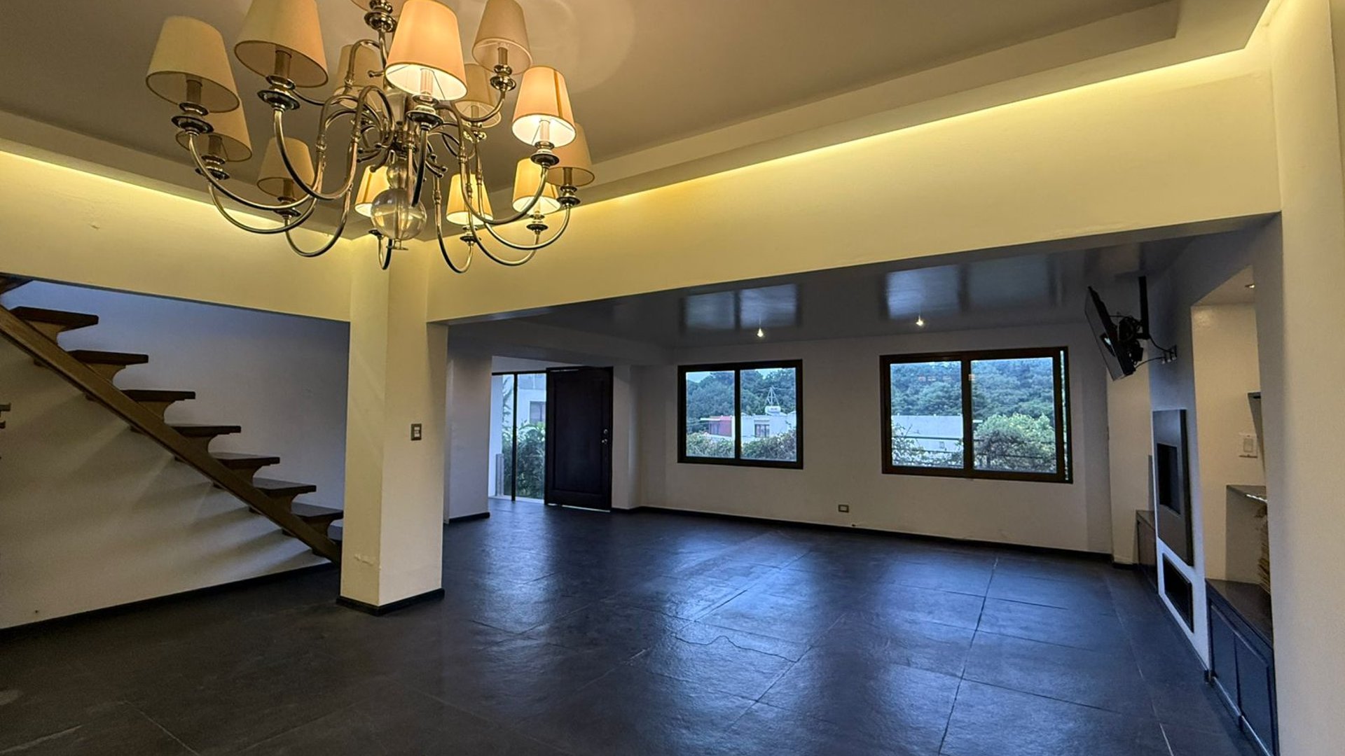 Casa en Venta/Renta | Casa de esquina |  Santuaria Muxbal