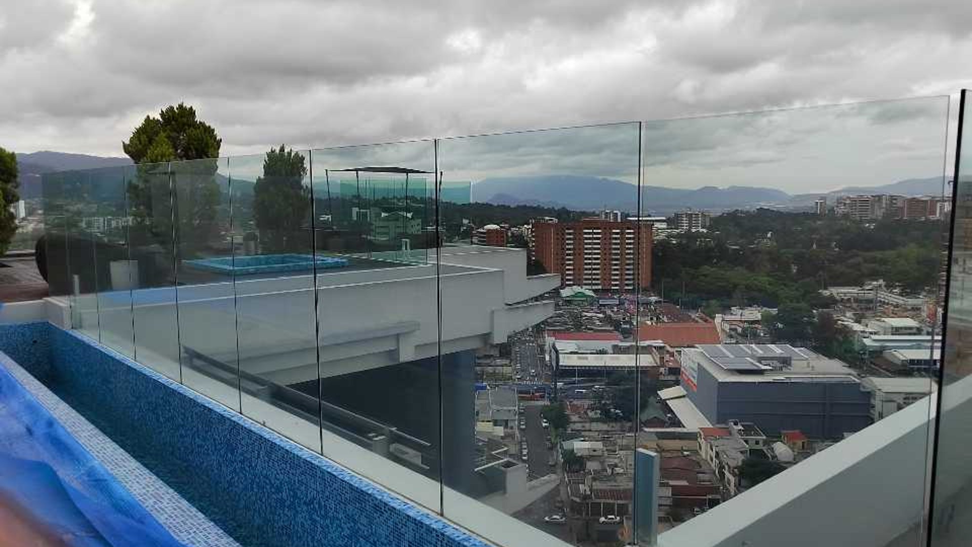 Vendo apartamento zona 10 - Miniatura 14