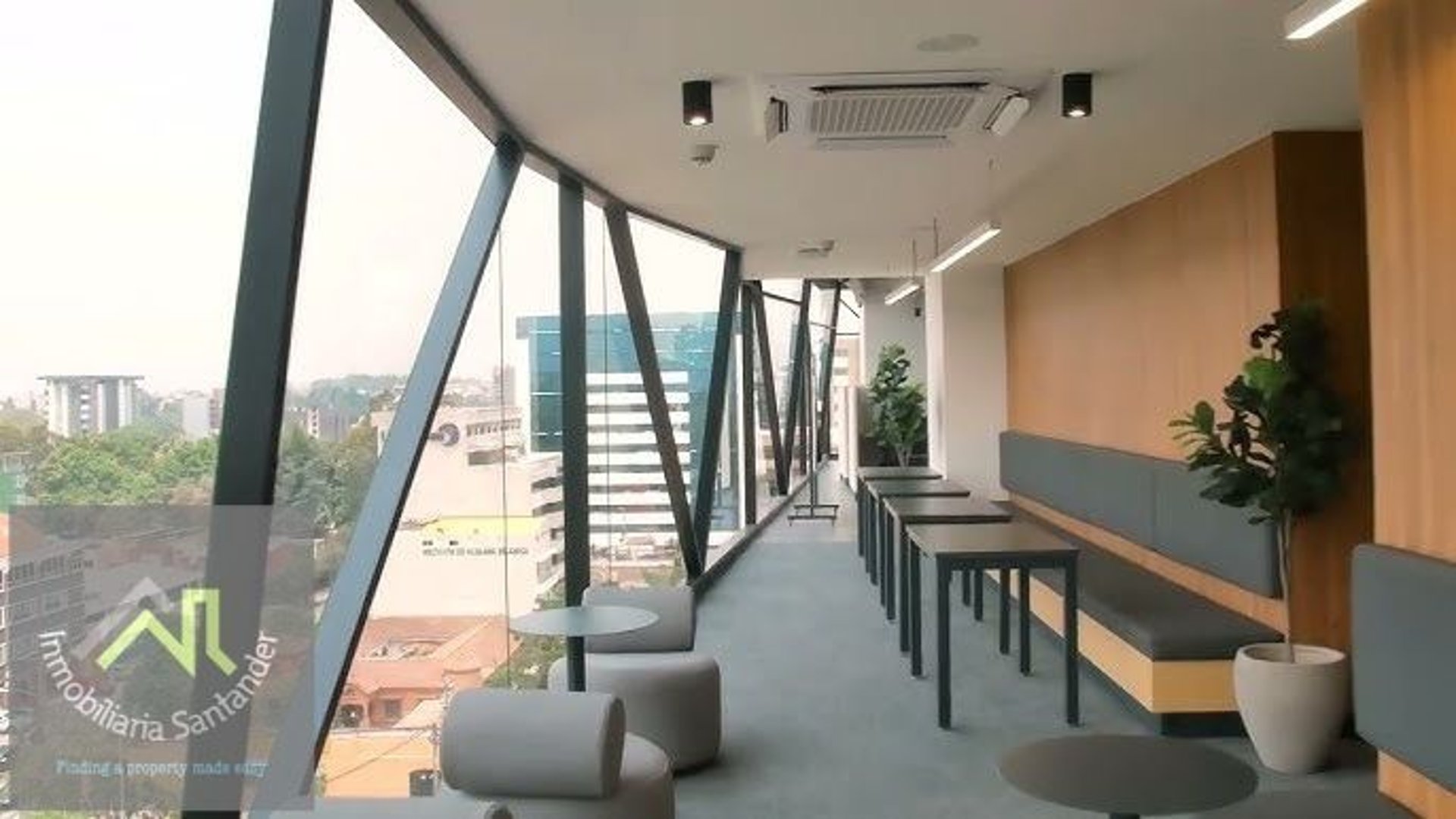 Moderno Edificio en Venta para Inversión , zona 10 - Miniatura 4