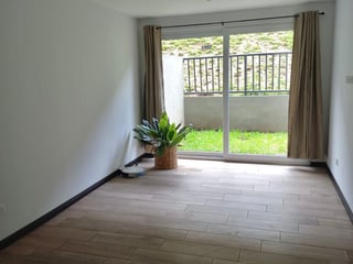 📍 APARTAMENTO EN VENTA – 3 HAB + JARDÍN | EDIFICIO BARI | KM 18.5 CES - 3