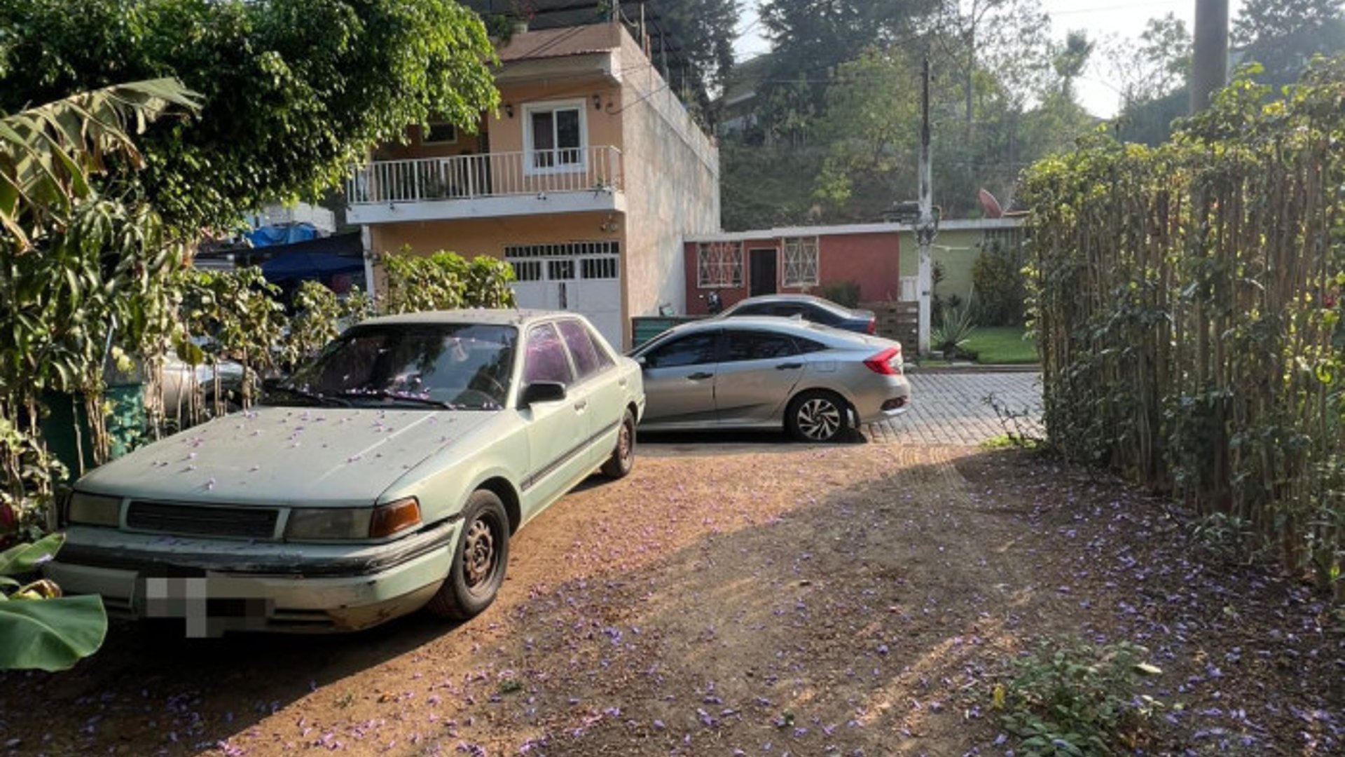 Casa en venta en Villa Nueva con 5 estacionamientos.