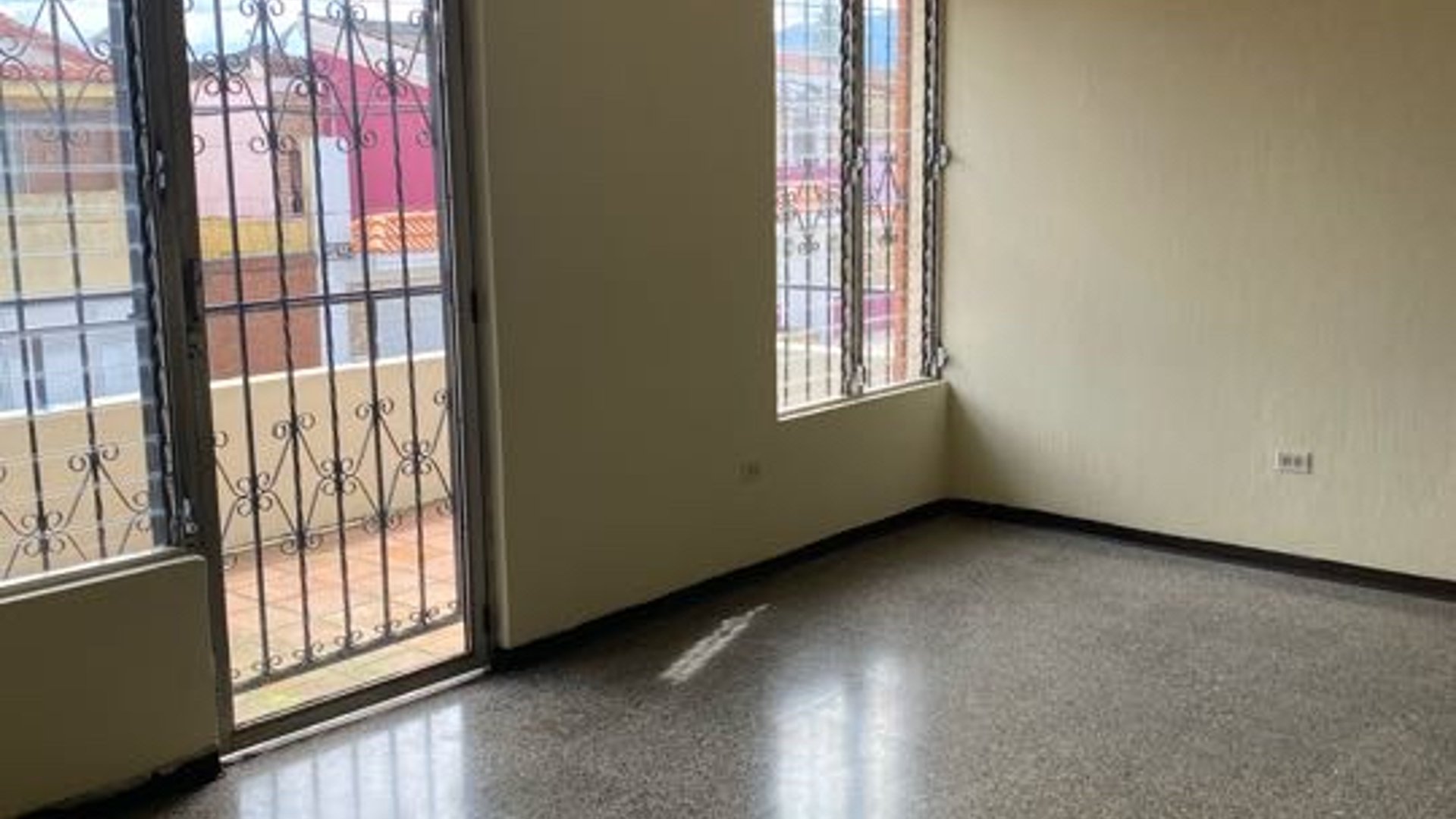CASA EN VENTA EN RESIDENCIALES SAN JORGE ZONA 11 - Miniatura 8