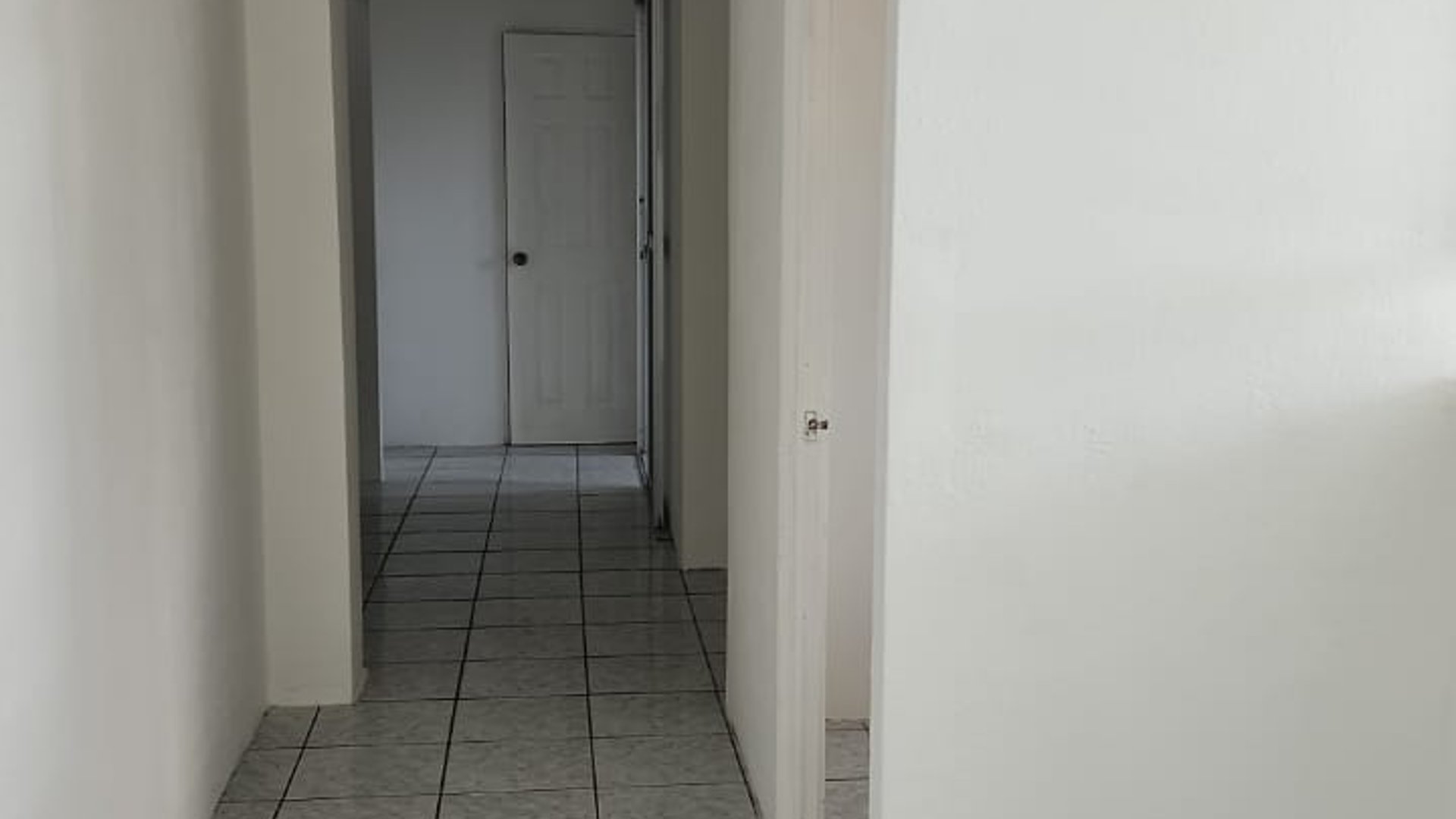OFIBODEGA EN COMPLEJO ZONA 6 DE VILLA NUEVA - Miniatura 5