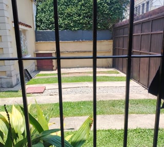 Casa rediseñada para oficinas actualmente bufete de abogados.