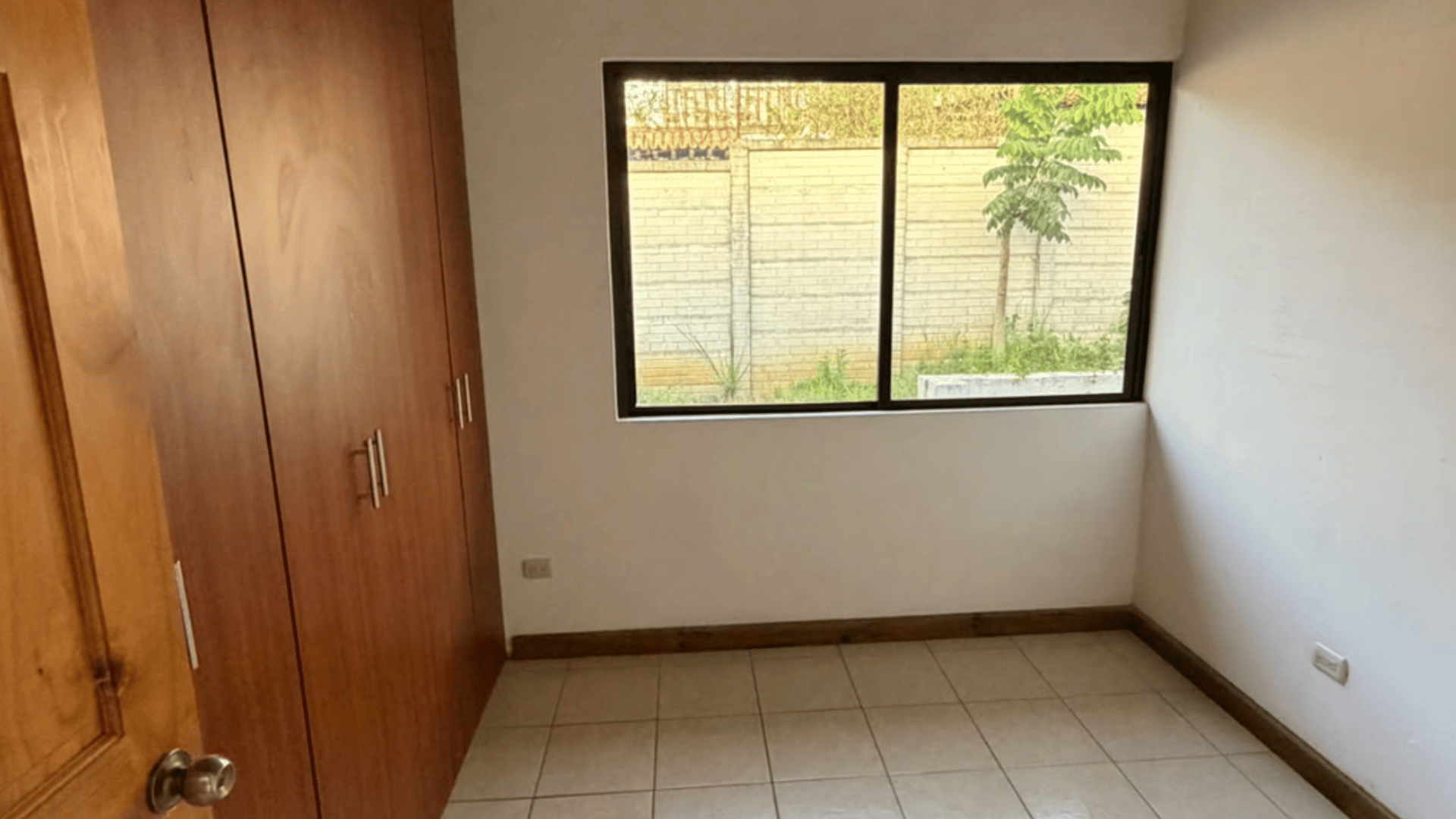 CASA EN RENTA | BOULEVARD ACATÁN CONDOMINIO SAN MATEO , ZONA 16 - Miniatura 9