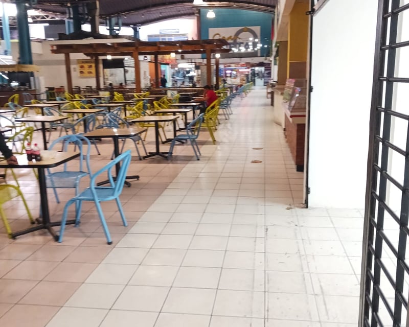 Alquilo / Vendo Local Comercial en zona 12 Petapa