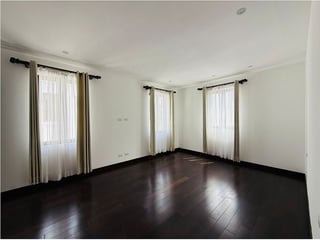 Alquiler de Amplia y Hermosa Casa en Ramblas de Cayalá – Zona 16 - 2