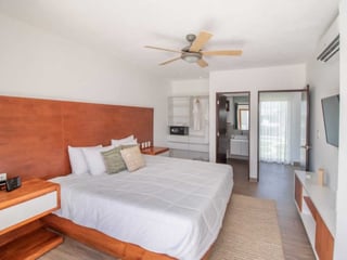 Villa Amueblada en Venta en La Mar Monterrico - Image 7