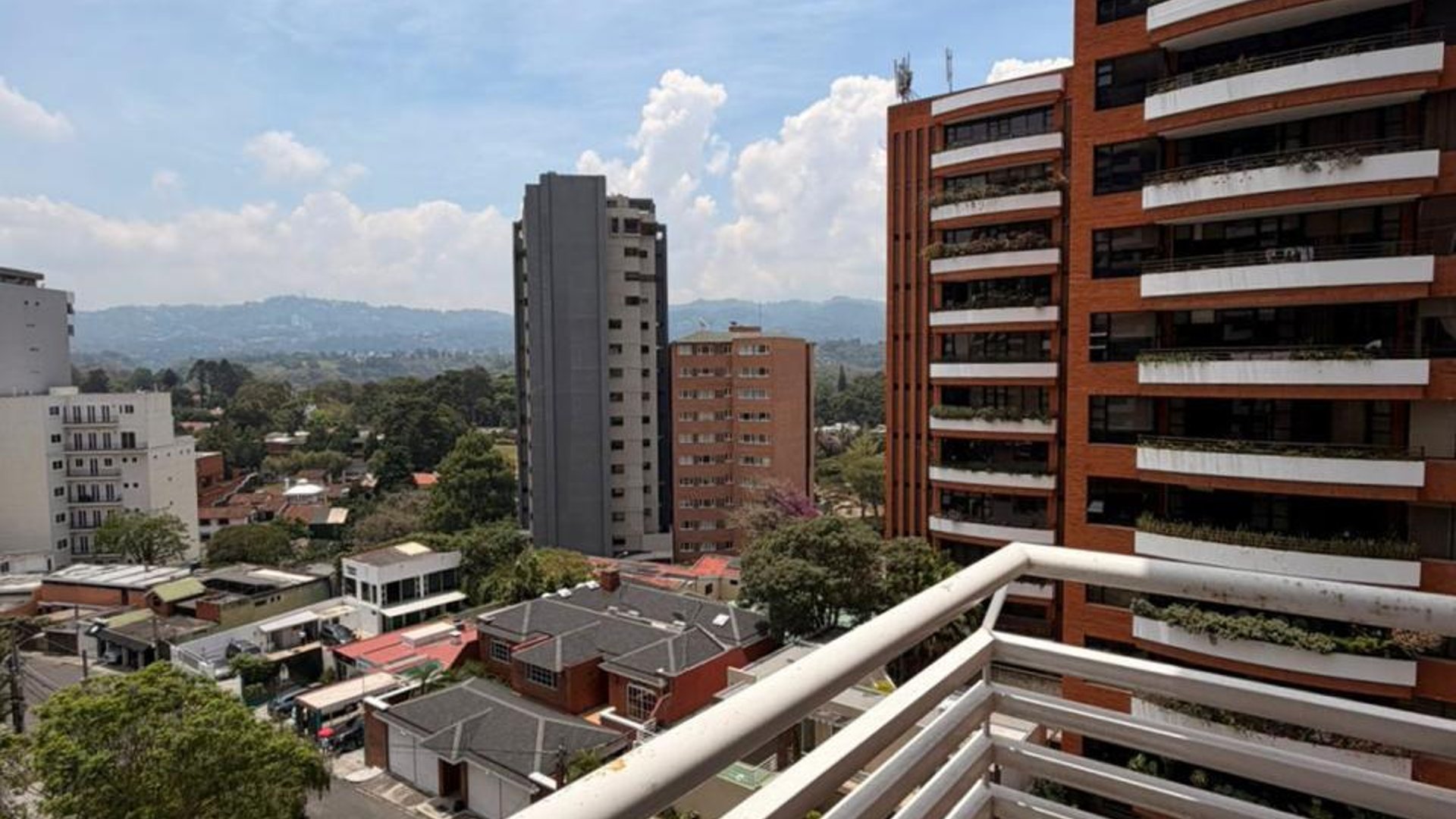 ???? APARTAMENTO EN RENTA – 2 HAB + BALCÓN | EDIFICIO ADRIATIKA | Z.14 - Miniatura 5