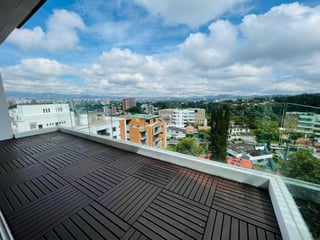VENTA DE HERMOSO PENTHOUSE - MIDORI, ZONA 15 - 5