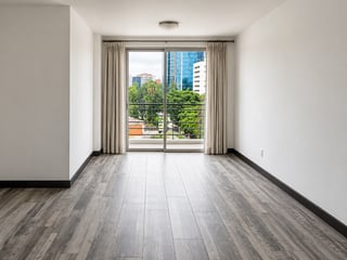 APARTAMENTO EN RENTA | 3 HAB + BALCÓN | ZONA 14 | EDIFICIO CATANIA - 4
