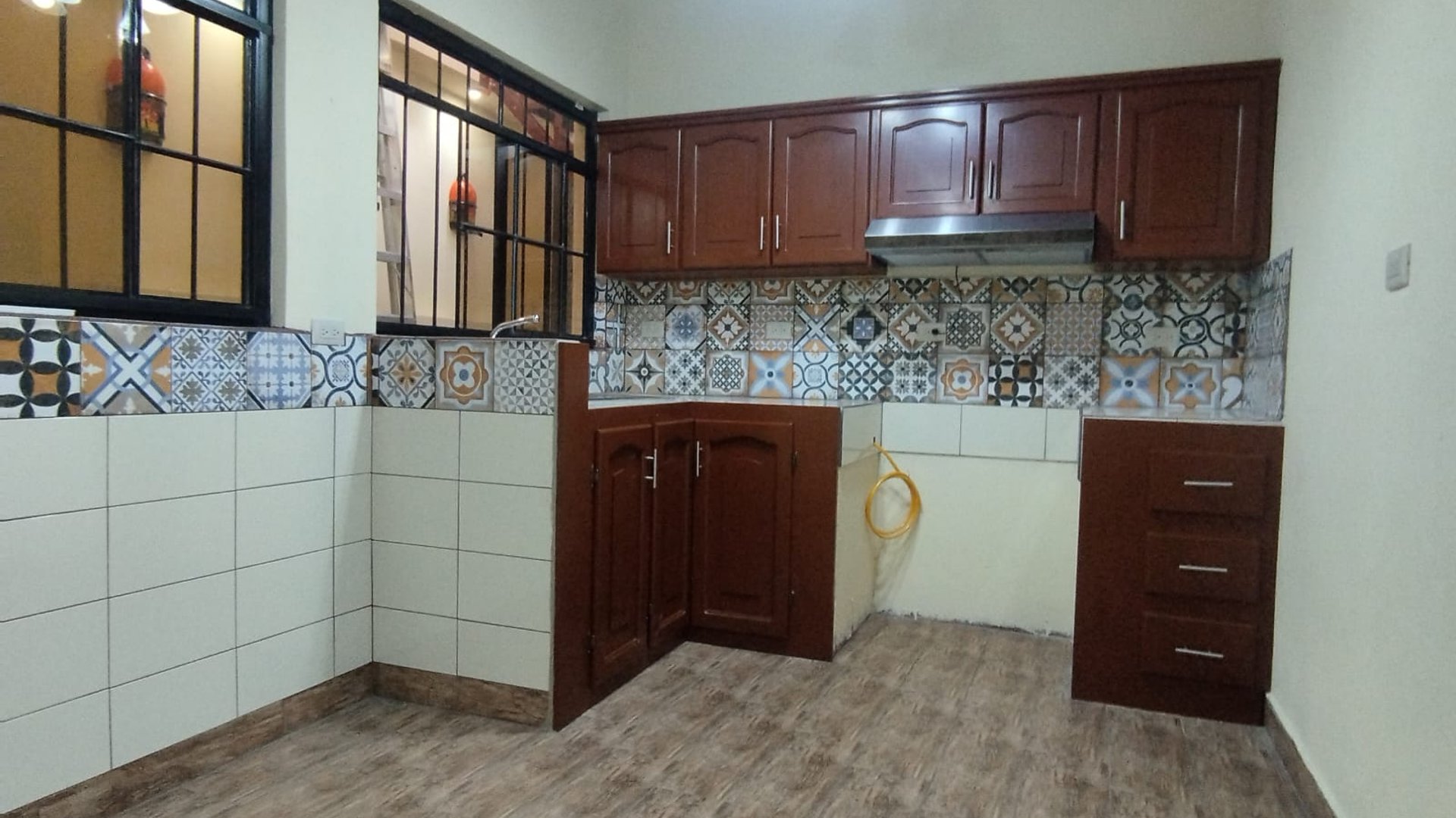 ???? CASA REMODELADA EN VENTA – 2 HAB | BARRIO MODERNO | ZONA 2