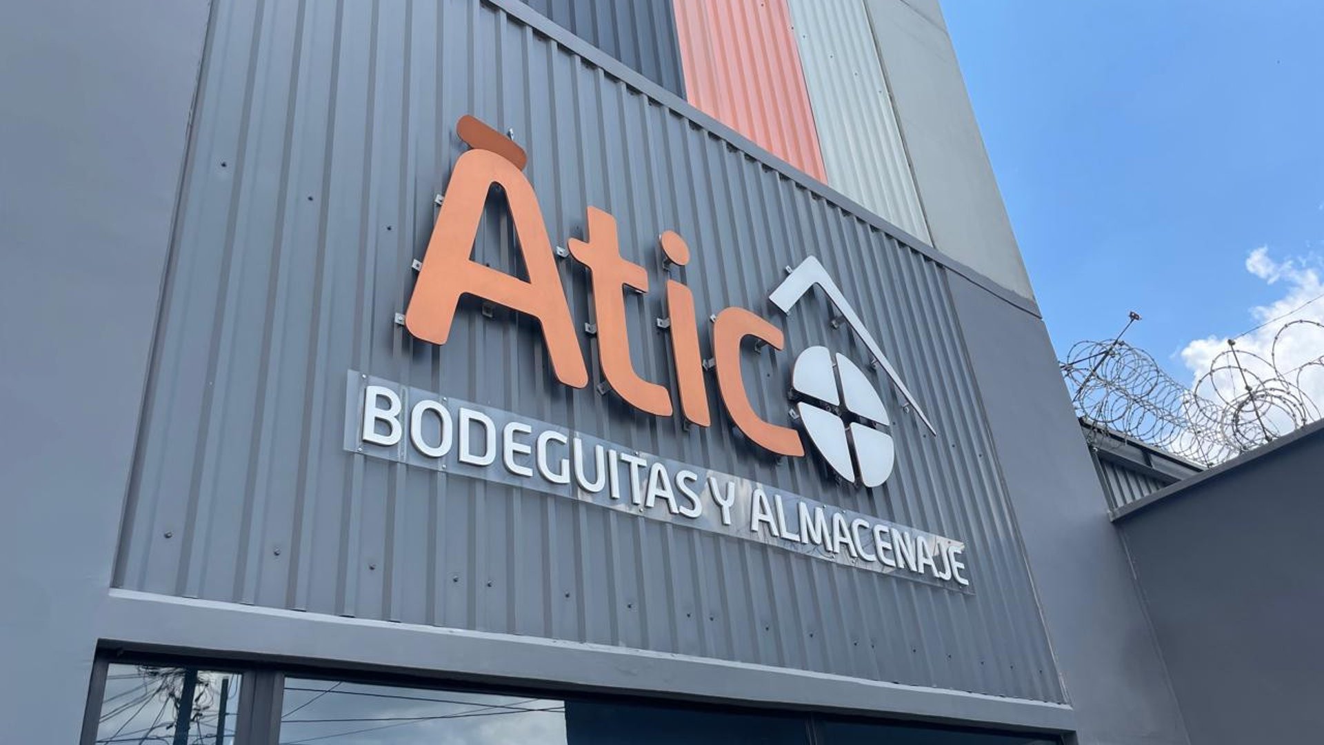 RENTO BODEGUITA Y ALMACENAJE ÁTICO