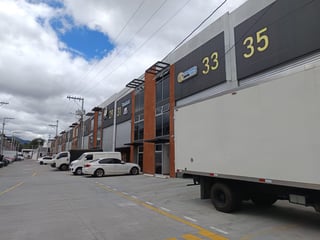 OFIBODEGA EN RENTA  COND. ZONA DE NEGOCIOS SAN NICOLÁS, Z. 4 DE MIXCO - Image 3