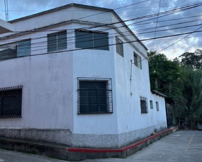 Casa para Uso Comercial en San Juan Sacatepéquez