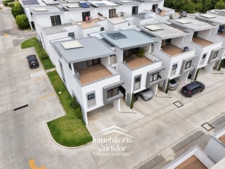 Casa en venta en Serena de Arrazola, Fraijanes (CAES) de esquina, 3 habitaciones - 2