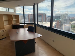 PENTHOUSE PARA OFICINA EN EDIFICIO MURANO CENTER ZONA 10 - 4