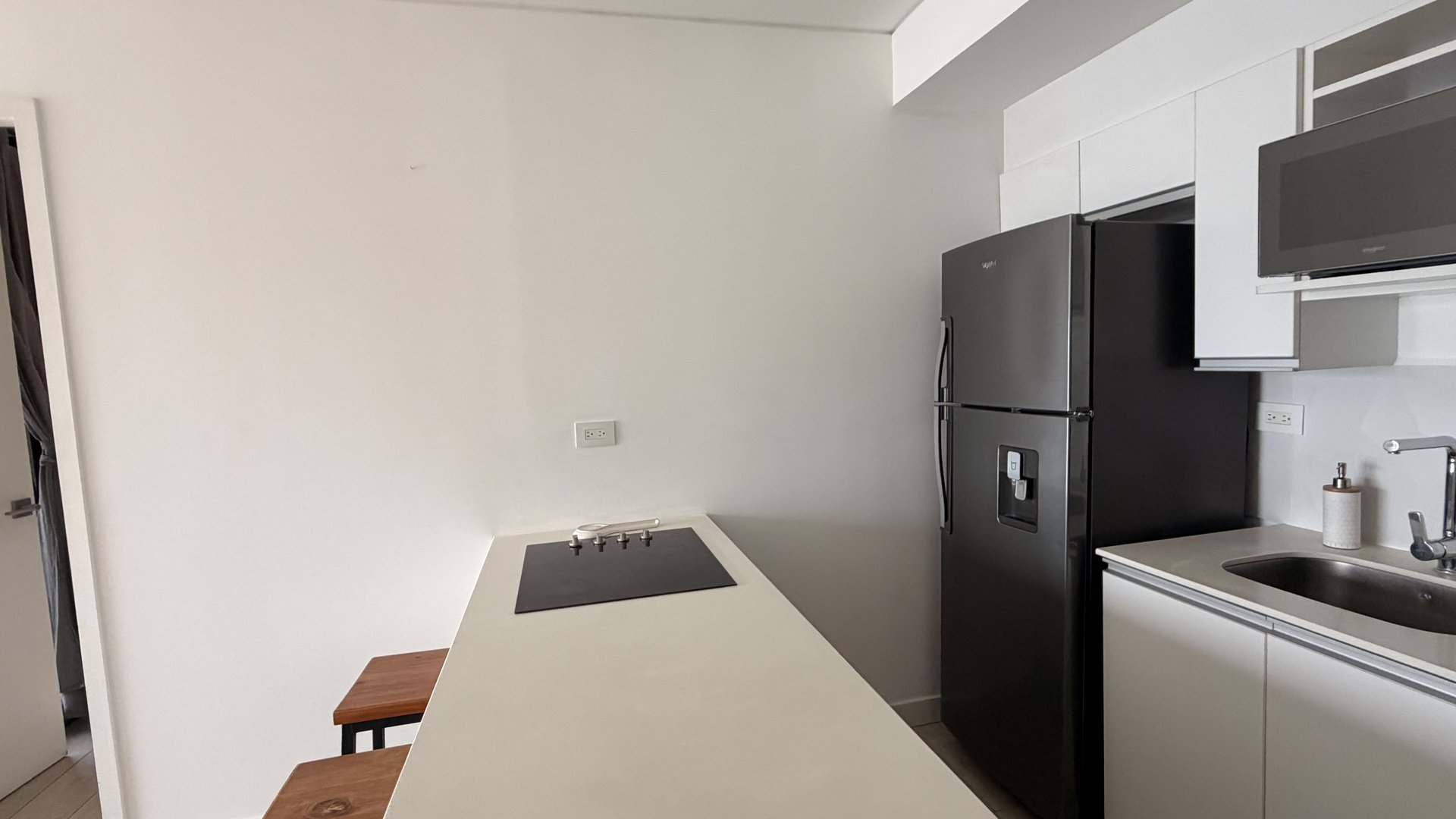 Apartamento en Alquiler Edificio Quo, zona 4  - Miniatura 3