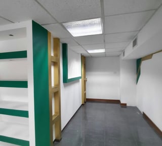 Local Comercial en Renta en Plaza Surti Ahorro. Zona 18