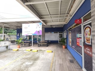 Local en renta Plaza Comercial Zona 5 Villa Nueva - 2