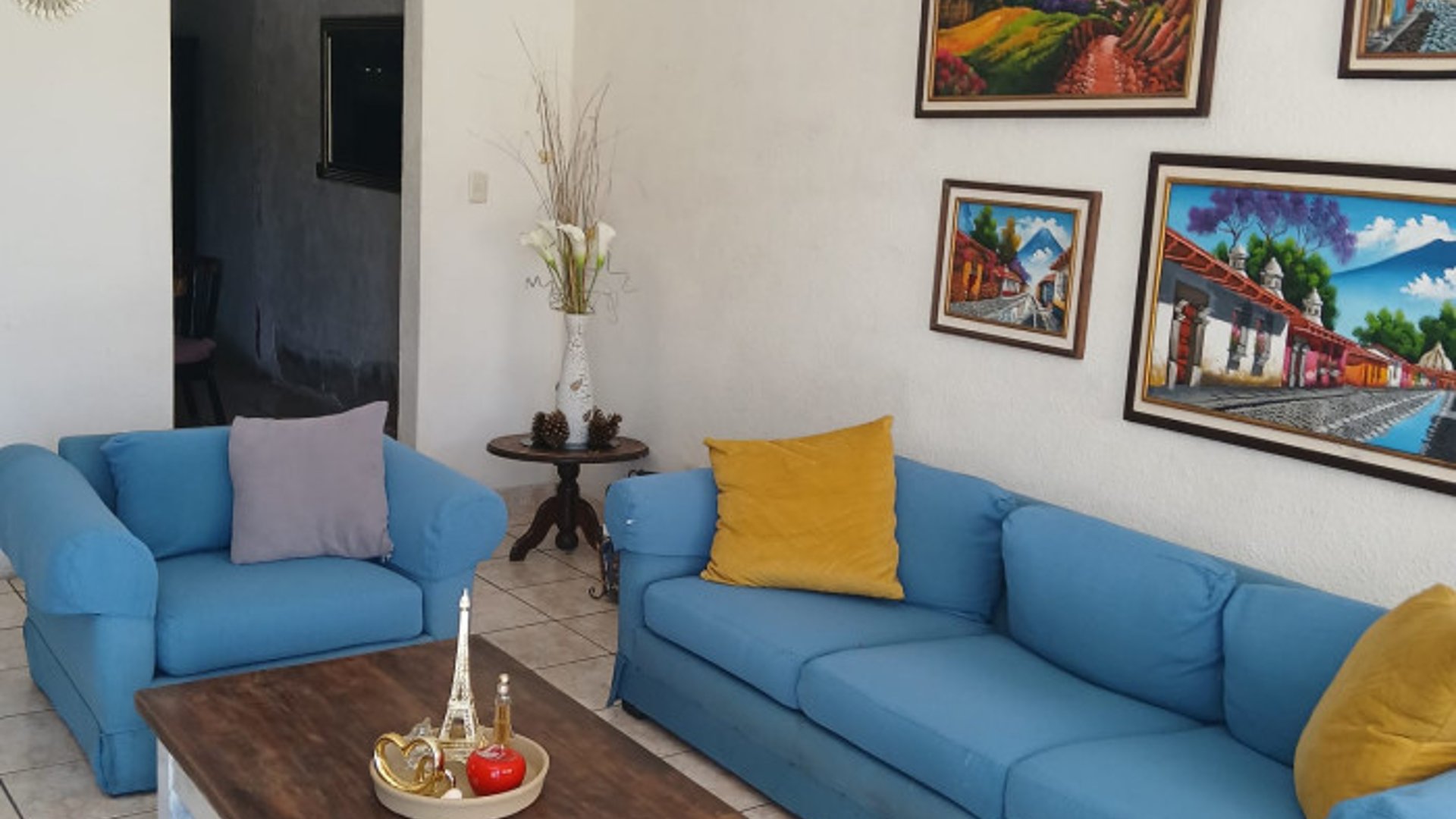 Hermosa Casa en Condominio Residencial a Q625,000 QUETZALES - Miniatura 4
