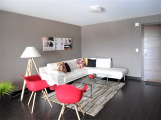 Apartamento amueblado de 3 habitaciones en zona 14 - Image 1