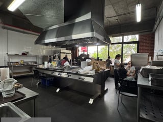 LOCAL IDEAL RESTAURANTE  EN RENTA 4 GRADOS NORTE , zona 4 - Image 8